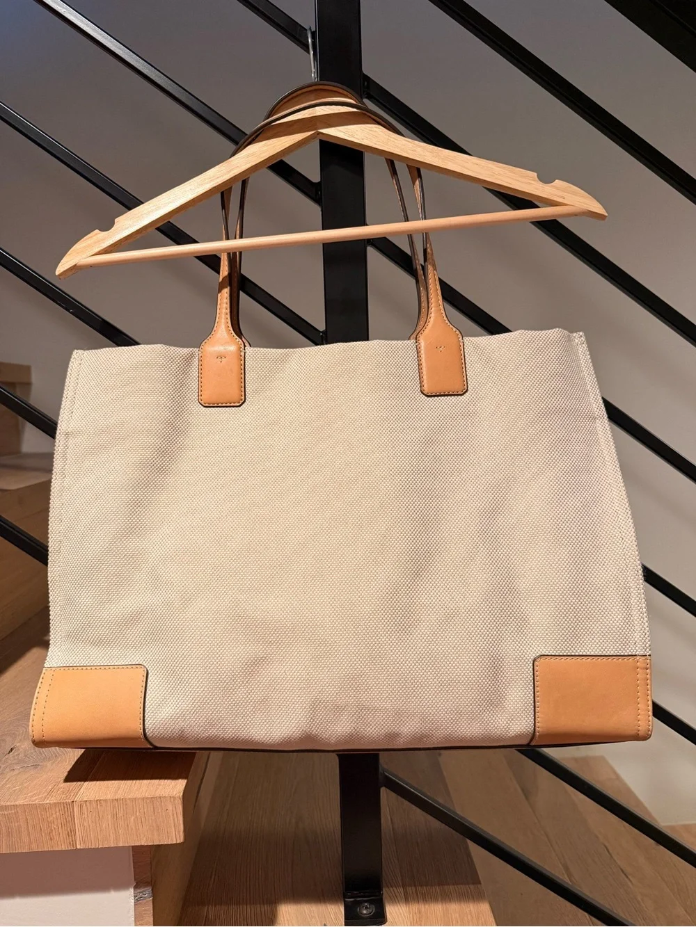 Tory Burch euc small